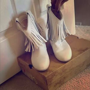 White cowgirl boots